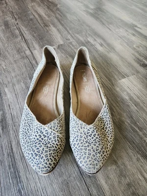 TOMS Women's Leopard Print Flats Shoes - Image 1 of 4