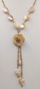Mother of Pearl Flower Necklace and Earrings Set Vintage Style - Picture 1 of 11
