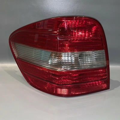 MERCEDES BENZ ML63 ML350 LEFT DRIVER SIDE TAIL LIGHT 2006 2007 2008 OEM Foto 1 de 4