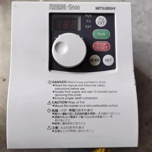 1 Stück gebrauchter Mitsubishi Wechselrichter FR-S520-2.2K 2.2KW 220V guter Zustand geprüft - Bild 1 von 5