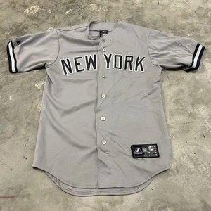 New York Yankees Derek Jeter Vintage Majestic Stitched Men’s Jersey Size Small - Picture 1 of 10