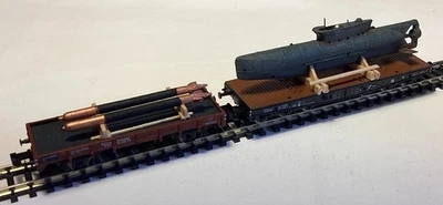 Minitrix 13807 + 91041 beladen mit U-Boot „Seehund“ + Torpedos Artitec Epoche 2 - Bild 1 von 4