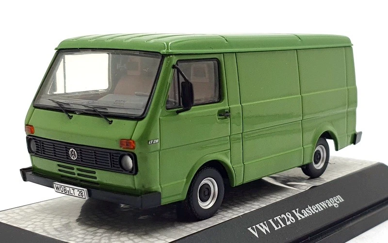 Premium ClassiXXs 1/43 Scale 13300 - Volkswagen KT28 Kastenwagen - Green — 第 1/4 张图片