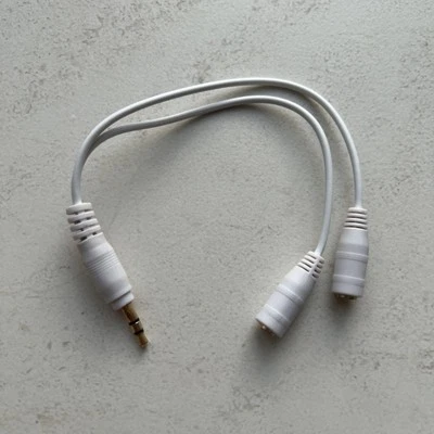3.5mm Headphone Splitter Cable 20cm Mini Jack Plug to 2 Sockets, White - Image 1 of 4