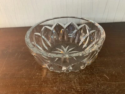 Coppa Centro Tavola Intagliata In Cristallo Di Saint Louis Modello 8 - Immagine 1 di 4
