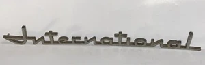 Emblema guardabarros delantero International Truck original IH #162830 R1 BONITO - Imagen 1 de 14
