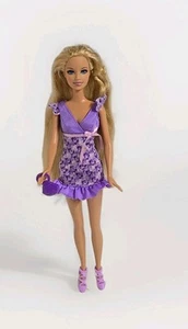 Vintage Barbie 2005 + Kleid Schuhe Handtasche Regal Mattel Glitzer Augen Beauty  - Bild 1 von 24