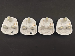 4 Stück 13AMP UK 3 PIN ABGESICHERT SCHWARZ NETZSTECKER 13A STECKDOSE BULK Restposten Paket - Bild 1 von 3