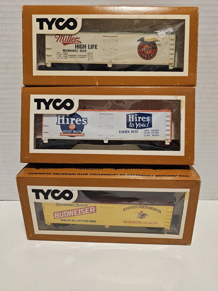 3 VTG Tyco HO Budweiser, Miller, Hires  Advertising Reefer Cars - Image 1 of 4
