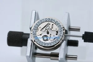 Genuine Japan made NH06A automatic DATE only LADY movement - Picture 1 of 4