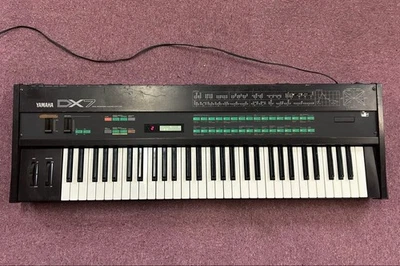 Yamaha DX7 Tested and Working 61 Key Synthesizer Vintage From Japan - Image 1 of 4