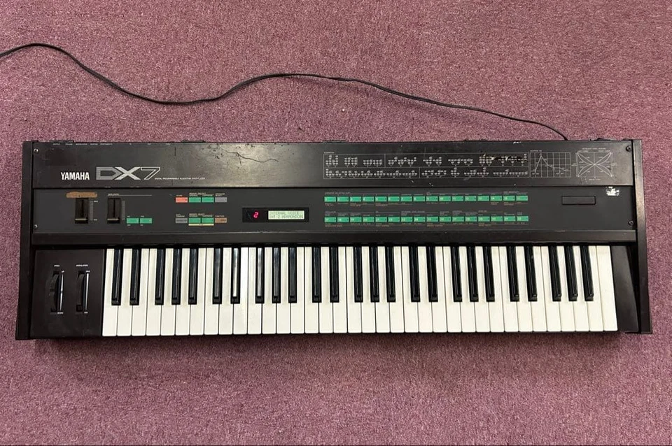 Yamaha DX7 Tested and Working 61 Key Synthesizer Vintage From Japan - Image 1 of 4