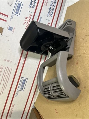 Ford Explorer/Mountaineer 1995-2001 consola trasera portavasos bisel con ventilaciones Foto 1 de 4