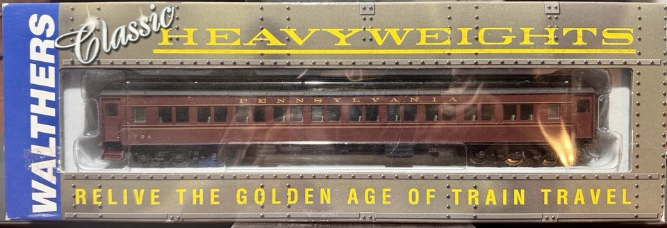 Walthers HO Heavyweight Paired Window Coach UN-RUN - Image 1 of 2
