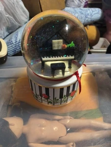 Caja de música vintage de San Francisco piano globo de nieve toca Beethoven! - Imagen 1 de 7
