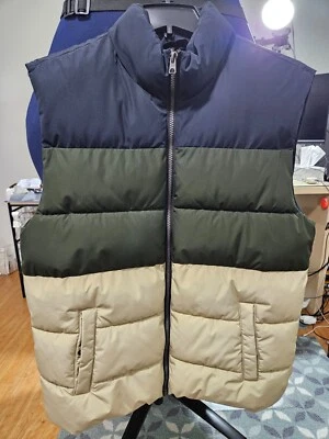ONLY & SONS - ONSMELVIN LIFE PUFFER VEST SIZE SMALL - Image 1 of 2