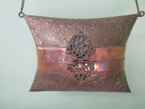 BOLSO DE METAL VINTAGE CON FORRO DE TERCIOPELO AZUL / 7" X 5" - Imagen 1 de 7