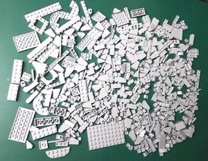 540+ Nuevo Genuino Gris Claro Gris Ladrillo Lego Placa Azulejo Barra Pendiente - Imagen 1 de 1