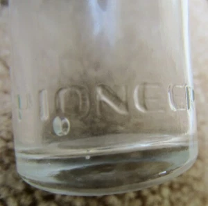 Pioneer Stereo Small Glass Bottle & Instructions Tape Cleaner Vintage Embossed - Zdjęcie 1 z 6