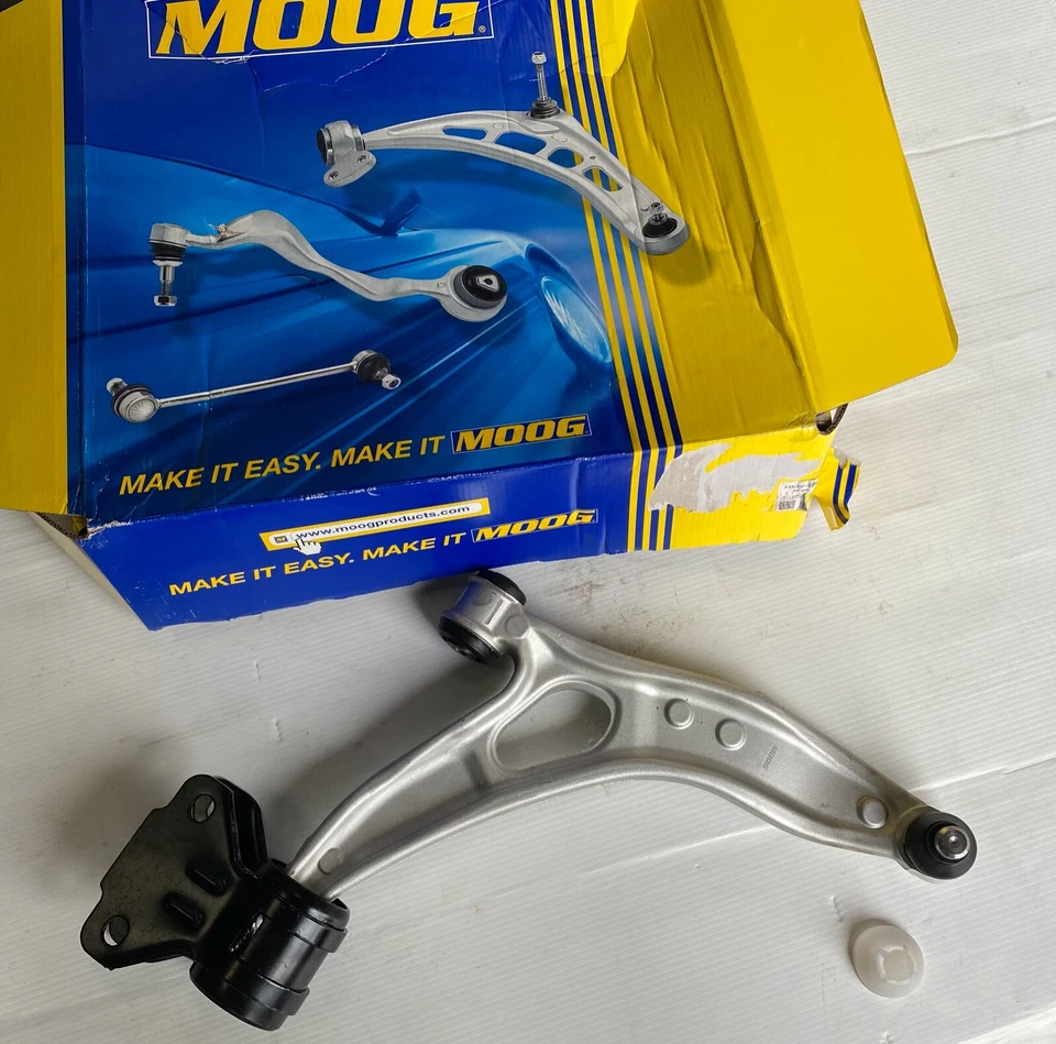 Right Front Suspension Triangle Link FORD C-MAX, FOCUS (After 2010) - Image 1 of 2