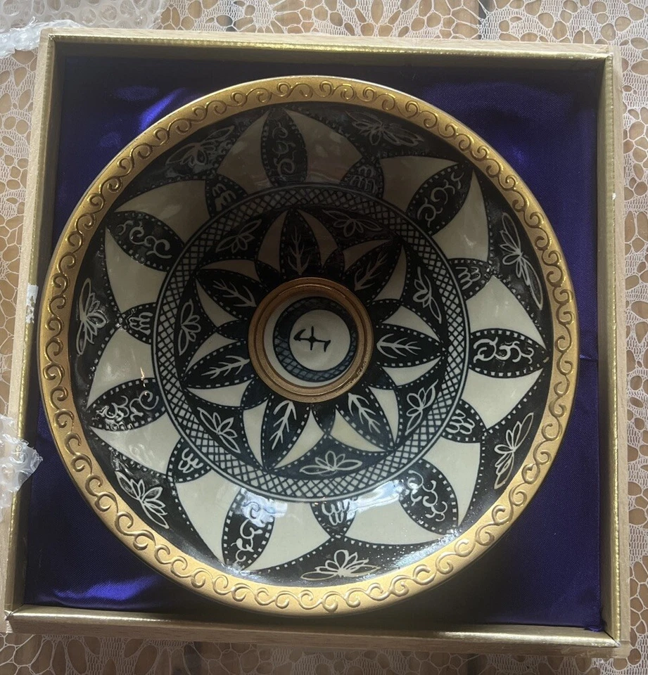 Cuenco Kaikai Ecléctico Kaikai Khayyam Poema Grande 9.25 En Caja Coleccionista Japonés Foto 1 de 3