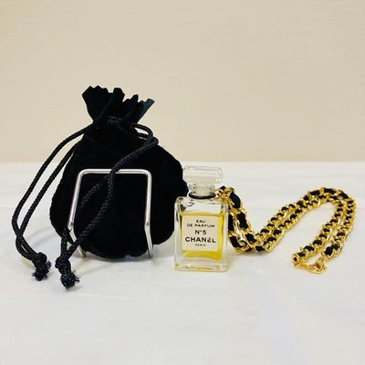 CHANEL N°5 Eau de Parfum 0.5ml with Black & Gold Necklace Authentic Pre-Owned - Image 1 of 4