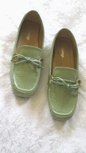 Masseys HELLGRÜNE FLACHE HALBSCHUHE MIT KROKO-PRÄGUNG DEKORATIVE SCHLEIFE VAMP 8,5 W GEBRAUCHT, IN EINWANDFREIEM ZUSTAND - Bild 1 von 18