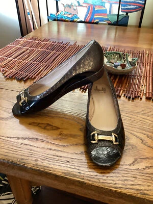 Cuñas Peep Toe de charol negro Amalfi by Rangoni - talla 8,5 Foto 1 de 4