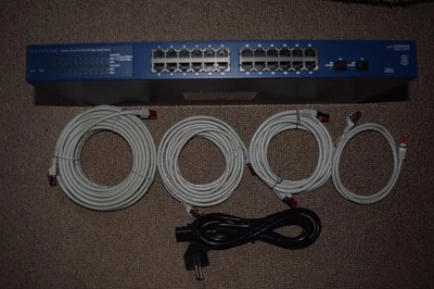 Pro Safe 24 Port 10/100/1000 Mbps Smart Switch + LAN Kabel - Bild 1 von 2