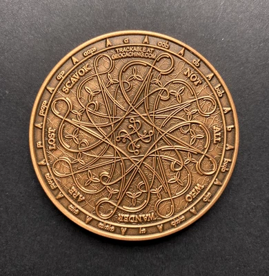 Geocoin grande Tengwar de Scavok. Antiguo cobre 10 hecho no activado - Imagen 1 de 2