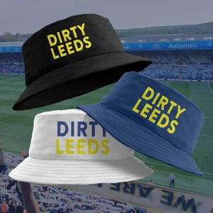 DIRTY LEEDS Bold Football LUFC Leeds United Navy und schwarz - Eimer Angelmütze - Bild 1 von 4