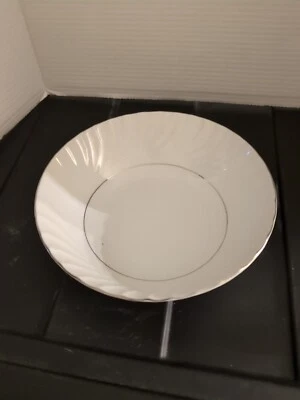 Grace Fine China Serving Bowl 9" - Image 1 of 2