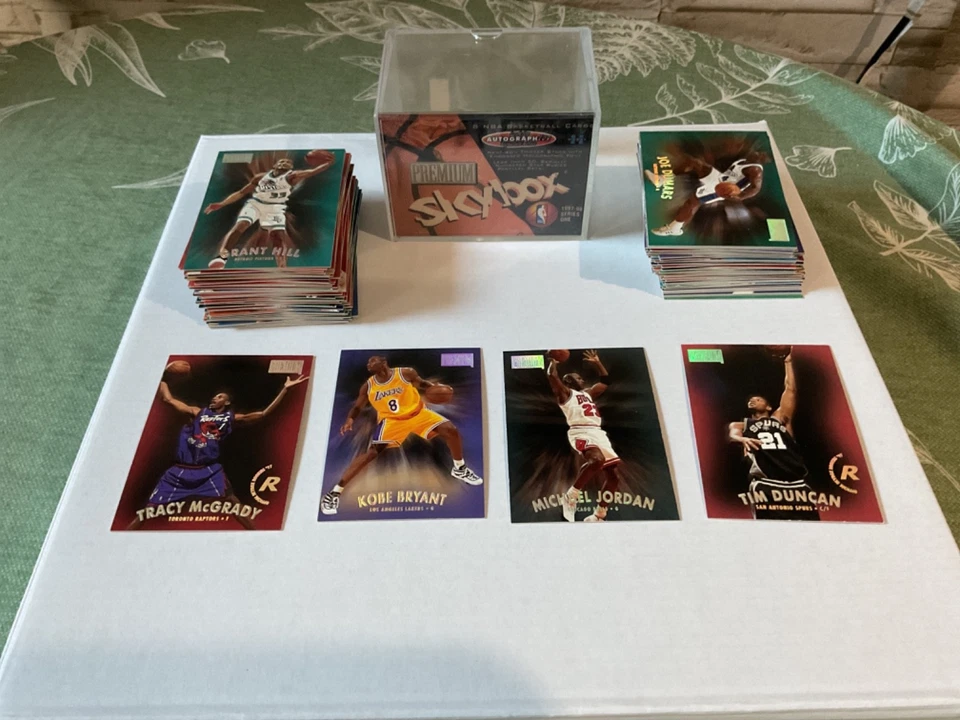 Juego completo Skybox Premium Basketball Series 1 1997-98 (125) Jordan Kobe Duncan Foto 1 de 3