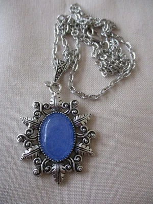 Halskette Gehämmert - Anhänger Florale Blätter - Cabochon Edelstein - Jade Blau - Bild 1 von 4