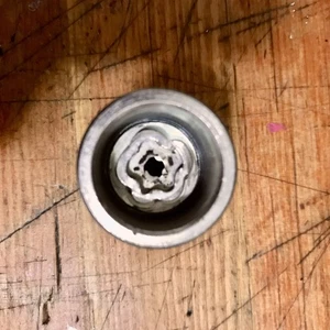 McGard Wheel Lock & Key Set - Picture 1 of 5