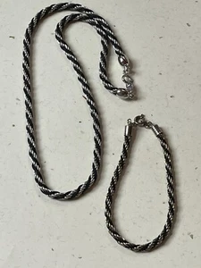 Collar y pulsera de cadena vintage Demi Trifari en tono plateado y negro con giro marcado - - Imagen 1 de 9