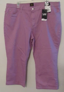 NWT Lee Mid Rise Capri Jeans Women's 20 M Pink Pansy Stretch Denim Casual - Picture 1 of 7
