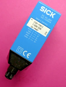 SICK Farbsensor Sensor Tastweite 60 mm Color Mod: CS81-P3612 (1 028 225) NEU - Bild 1 von 7