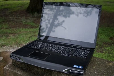 Portátil Alienware M17X R4 I7-3820QM 32GB RAM 512GB SSD NVIDIA 680M Foto 1 de 4