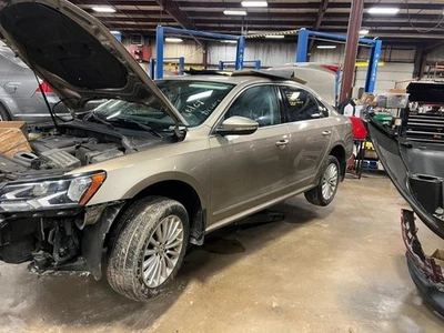 System Restraint Module  Mounted Under Center Console Fits 16-19 PASSAT 4390895 Foto 1 de 4