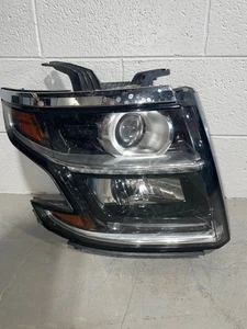 2015 2016 2017 2018 2019 CHEVY TAHOE HEADLIGHT RIGHT RH HID OEM - Picture 1 of 5
