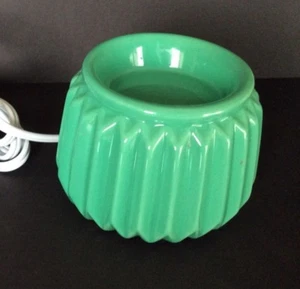 Scentsy Venetian Green Retired Warmer - Picture 1 of 3