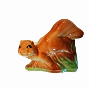 Shawnee Eichhörnchen auf Baumstumpf Pflanzgefäß 3,5" hoch Sammlerstück Vintage Keramik   - Bild 1 von 5