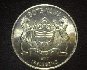 BOTSWANA 1977 50 THEBE KM7 UNCIRCULATED ~E17 - Picture 1 of 2
