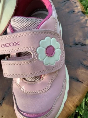 GEOX Respira Sport Niñas EE. UU. 9 EUR 8,5 Tenis Rosa Floral Cuero Zapatos Planos Foto 1 de 4