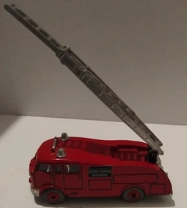 ALL ORIGINAL VINTAGE DINKY SUPERTOYS 955 FIRE ENGINE WITH EXTENDING LADDER - Picture 1 of 8