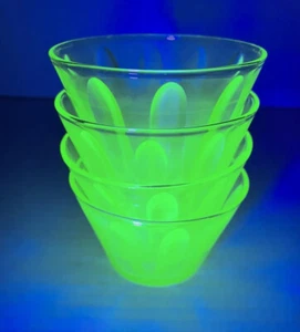 4 Uranium Green Custard Cups Vaseline Depression Glass Hazel Atlas - Picture 1 of 9