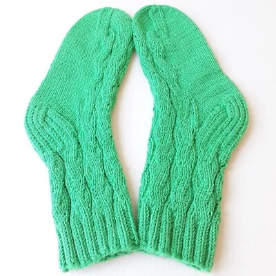 Green Wool Socks Soft Warm Thick Hand Knitted EU 38-39; US 7- 8; UK 6-7; 25 cm - Image 1 of 4
