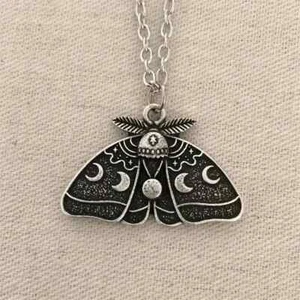 Collar Colgante Polilla Estrella Luna Inspirado De Colección Joyería Regalo Hombres Mujeres Único - Imagen 1 de 3