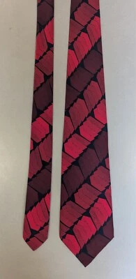 Vtg Vitaliano Pancaldi Silk Necktie Black and Red Geometric Pattern 3.4 x 58" - Image 1 of 4